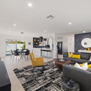 Hus | 4 soverom, skrivebord, strykejern/-brett og internett