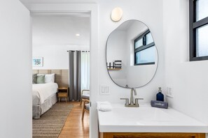 Apartment | 8 bedrooms, Internet