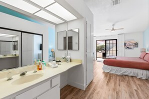 Apartment | 2 bedrooms, iron/ironing board, Internet