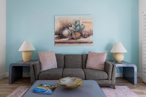 Apartment | 2 bedrooms, iron/ironing board, Internet