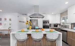 House | 4 bedrooms, Internet - Pop Art Paradise- Monthly Pool Spa (Palm Springs)