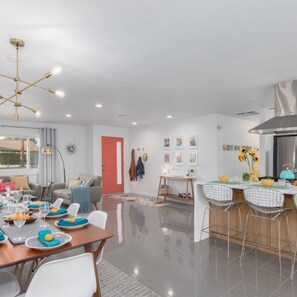 House | 4 bedrooms, Internet - Pop Art Paradise- Monthly Pool Spa (Palm Springs)