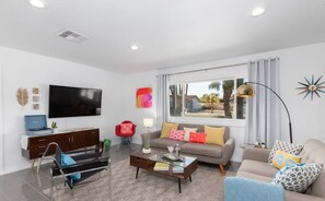 4 bedrooms, Internet - Pop Art Paradise- Monthly Pool Spa (Palm Springs)