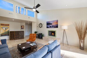 4 bedrooms, Internet - The Palms- Pool Jacuzzi and Pet Friendly (Palm Springs)