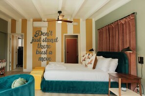 Vila, akses difabel | 16 kamar tidur dan internet