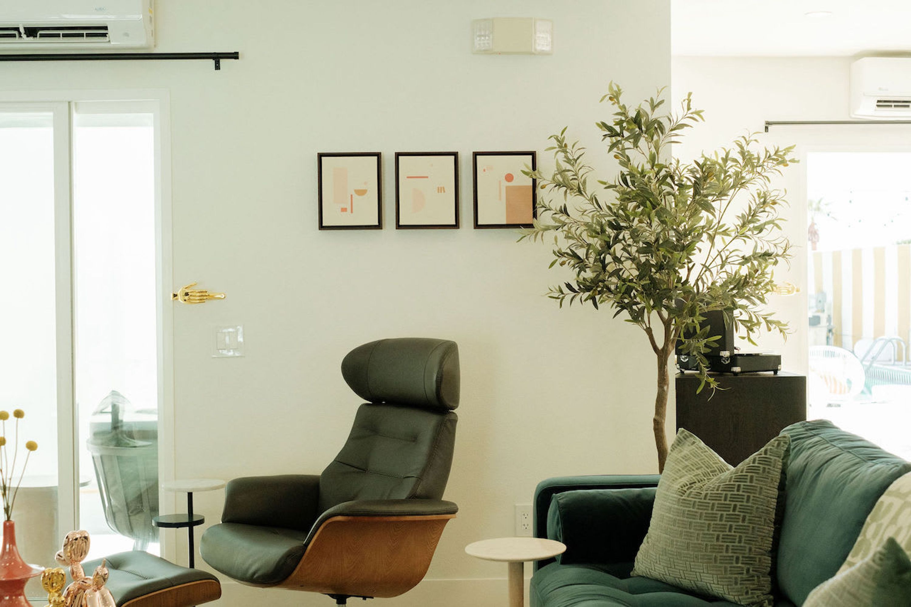 16 bedrooms, Internet