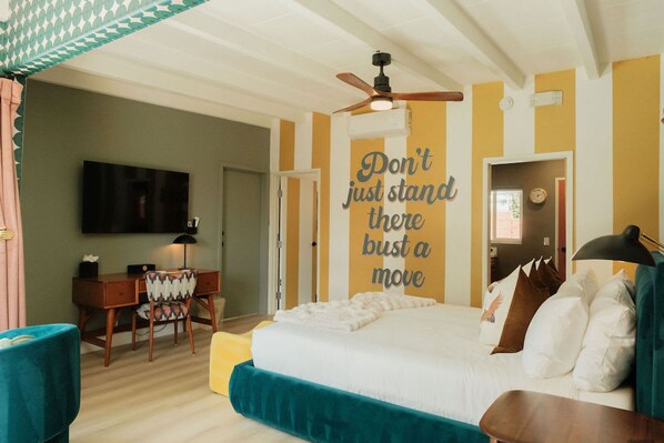 16 عدّة غرف نوم وخدمة الإنترنت