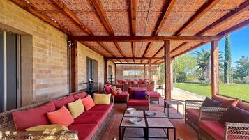 Villa | 7 bedrooms, Internet