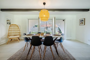 House | 3 bedrooms, iron/ironing board, Internet