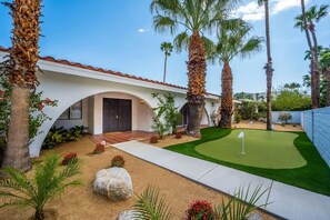House | 3 bedrooms, iron/ironing board, Internet - Mountain View Mid-century (Palm Springs)