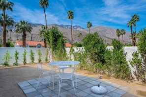 House | 3 bedrooms, iron/ironing board, Internet - Mountain View Mid-century (Palm Springs)
