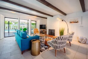 House - Mountain View Mid-century (Palm Springs)