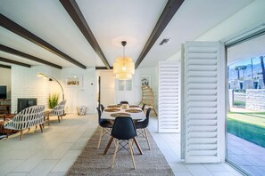 House | 3 bedrooms, iron/ironing board, Internet