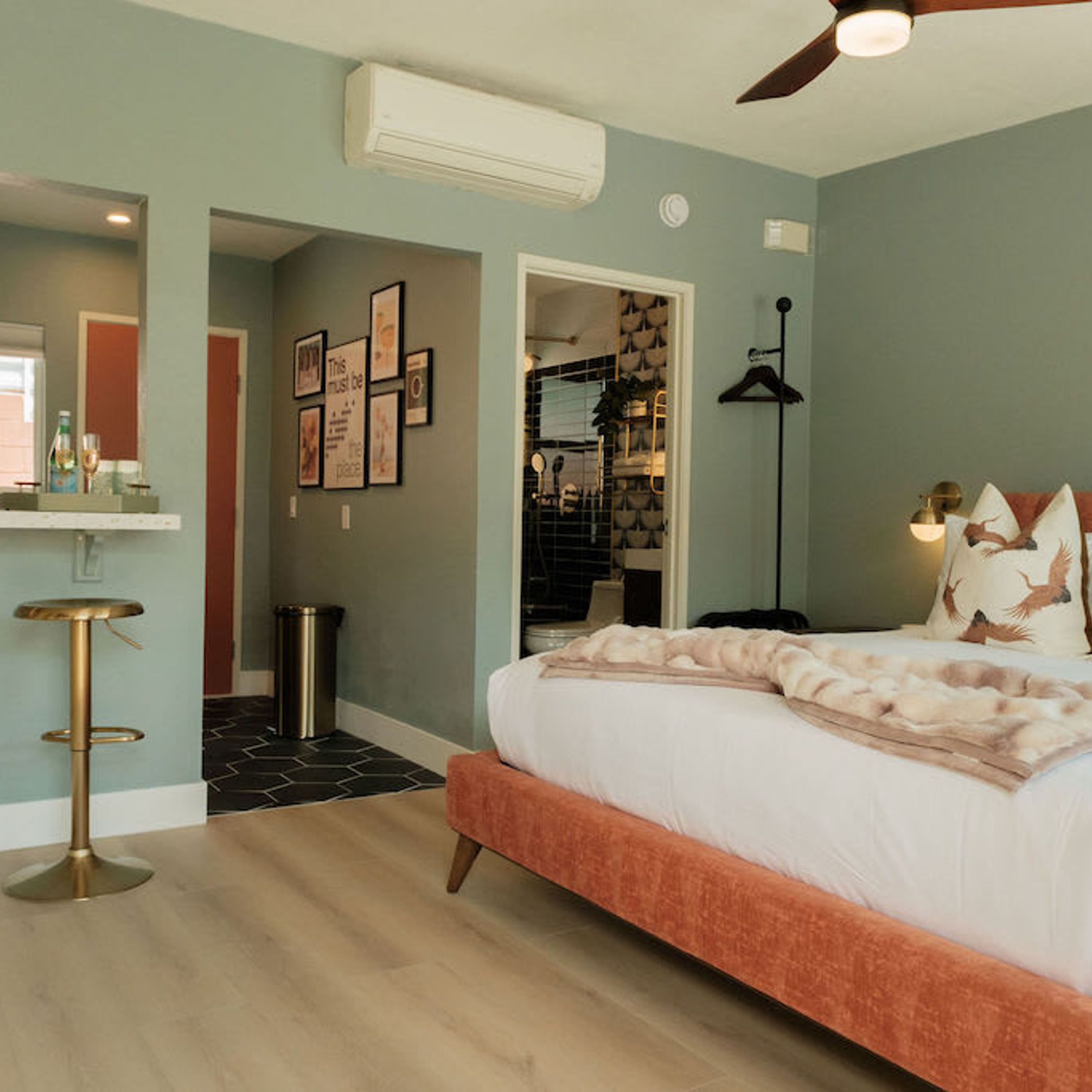 House | 6 bilik tidur, seterika/papan seterika, Internet 