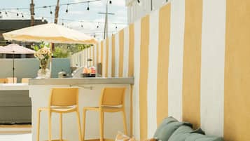 6 bedrooms, iron/ironing board, Internet