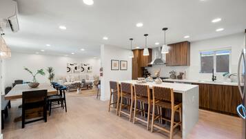 Vila, akses difabel | 9 kamar tidur, meja kerja, dan internet