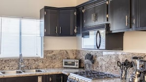 Unclassified image, 4 of 33, button - Stunning Modern Home (Puerto Peñasco)