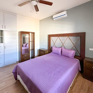 House | 3 bedrooms - Sleek Downtown Escape With Private Parking (Puerto Peñasco)