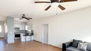 House - Sleek Downtown Escape With Private Parking (Puerto Peñasco)