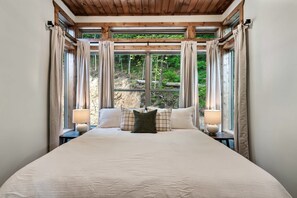 7 habitaciones, tabla de planchar con plancha, wifi y ropa de cama 