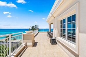 Room - Luxury Penthouse Condo With 360 Oceanviews (Seven Mile Beach)