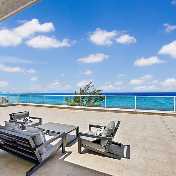 Apartment | 4 bedrooms, Internet - Luxury Penthouse Condo With 360 Oceanviews (Seven Mile Beach)