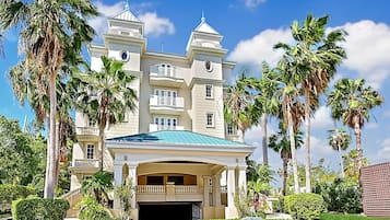 Apartment | 4 bedrooms, Internet