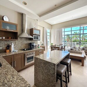 Apartment - Splash Into Style Ground Floor Poolside Condo (Puerto Peñasco)