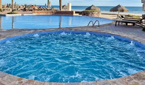 Room - Splash Into Style Ground Floor Poolside Condo (Puerto Peñasco)