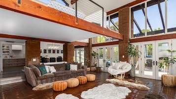 House | 6 bedrooms, Internet