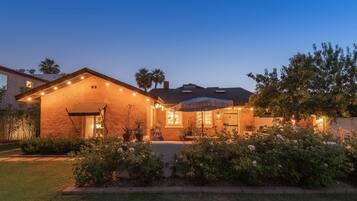 House | 6 bedrooms, Internet