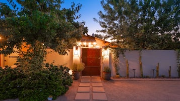 House | 6 bedrooms, Internet