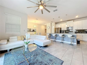 House | 4 bedrooms, Internet