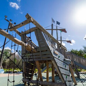 4 bedrooms, Internet - 4Bd Close to Disney With Pool at Storey Lake 2560 (Kissimmee)