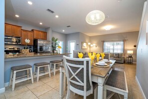 Apartment | 5 bedrooms, desk, Internet - Stunning 5Bd Close to Disney at Storey Lake 3199 (Kissimmee)