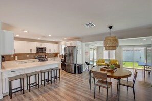 独立别墅 | 3 多间卧室、办公桌