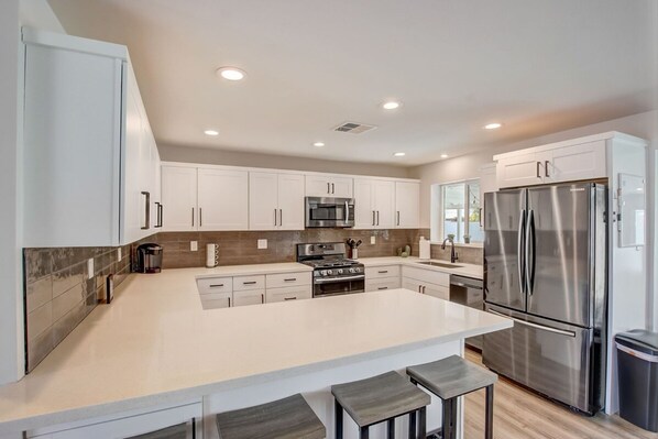 3 habitaciones y escritorio