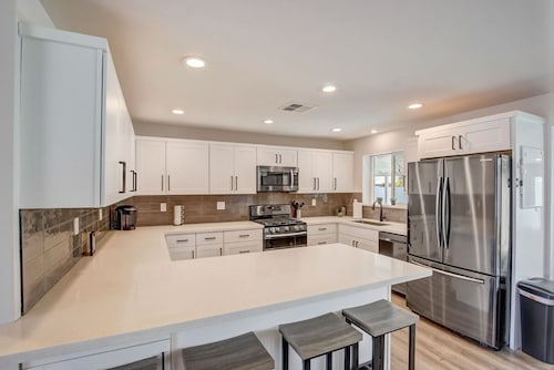 Family Retreat By Old Town w Pool