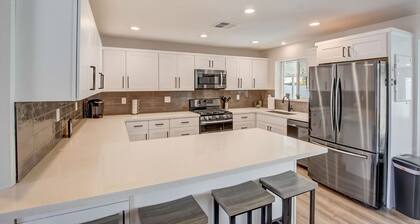 Family Retreat By Old Town w Pool