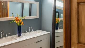 House | Bathroom