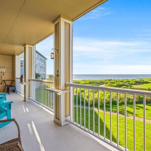 2 bedrooms, iron/ironing board, Internet - The Perfect Beachfront Destination (Galveston)