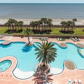 Apartment - Unique Beachfront Condo With Exceptional Views (Galveston)