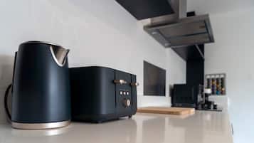 Apartment, Accessible | 2 bedrooms, iron/ironing board, Internet