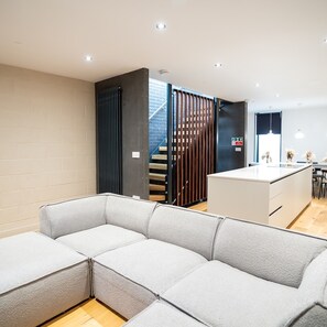 Apartament, fumadors | Planxa i posts de planxar i Internet 