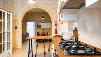 Rumah | 2 kamar tidur, meja kerja, dan internet