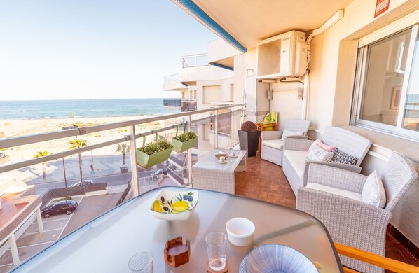 Apartment | 2 bedrooms, iron/ironing board, Internet - Unik Vacation Inspira (Torredembarra)