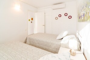 Apartment | 2 bedrooms, iron/ironing board, Internet - Unik Vacation Inspira (Torredembarra)