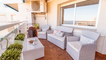 2 bedrooms, iron/ironing board, Internet