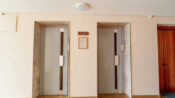 Apartamento | 2 dormitorios, tabla de planchar con plancha, Internet