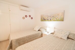 Apartemen | 2 kamar tidur, setrika/meja setrika, dan internet